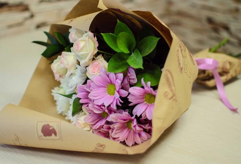 Букет цветов из: Розы и Хризантемы в Лямбирь