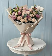 Букет цветов из:  Розы и Лизиантусы в Лямбирь