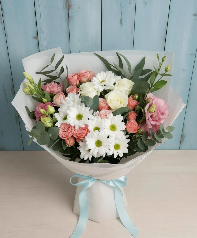 Букет цветов из: Розы, Лизиантусы и Хризантемы в Лямбирь
