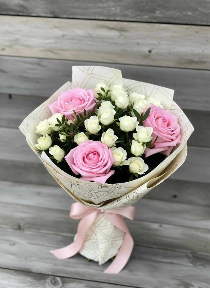 Букет цветов из: Розы в Лямбирь