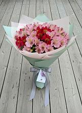 Букет цветов из:  Альстромерии #REPLACE_PRED# Лямбирь