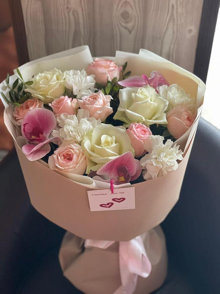 Букет цветов из: Орхидеи, Розы и Гвоздики в Лямбирь