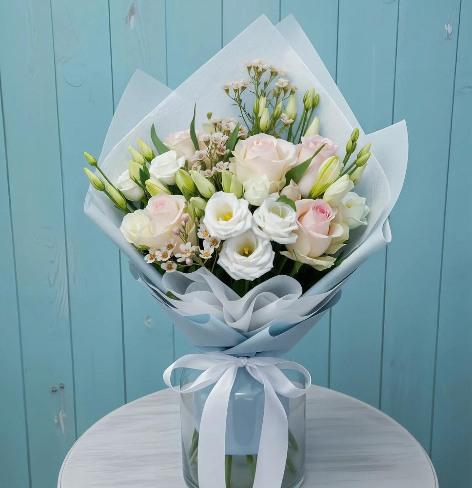 Букет цветов из: Розы и Лизиантусы в Лямбирь