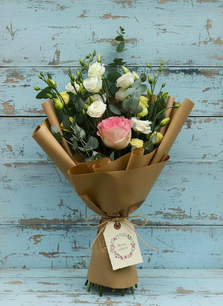 Букет цветов из: Розы и Лизиантусы в Лямбирь