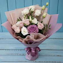 Букет цветов из:  Розы и Лизиантусы в Лямбирь