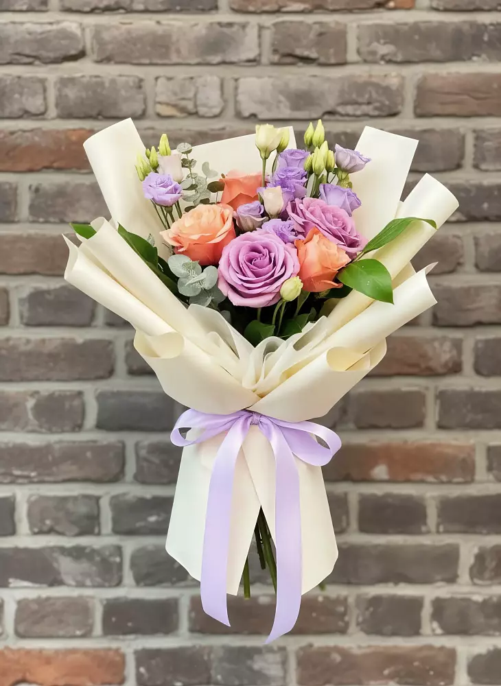 Букет цветов из: Лизиантусы и Розы в Лямбирь