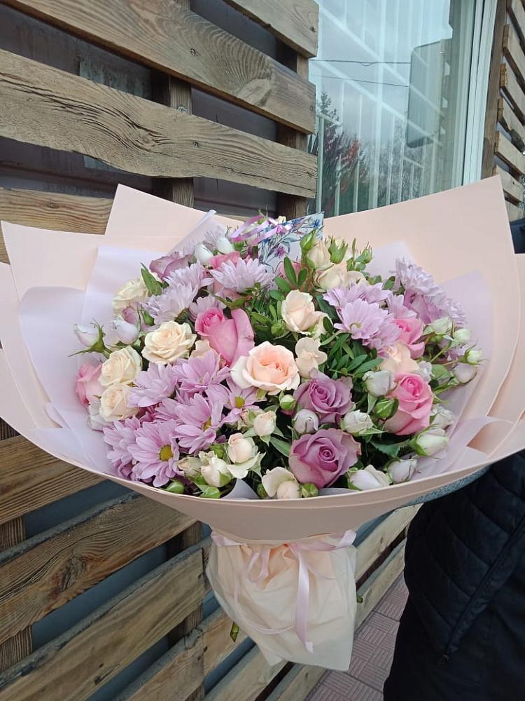 Букет цветов из: Розы и Хризантемы в Лямбирь