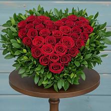 Цветочная композиция из Розы в виде сердца в Лямбирь