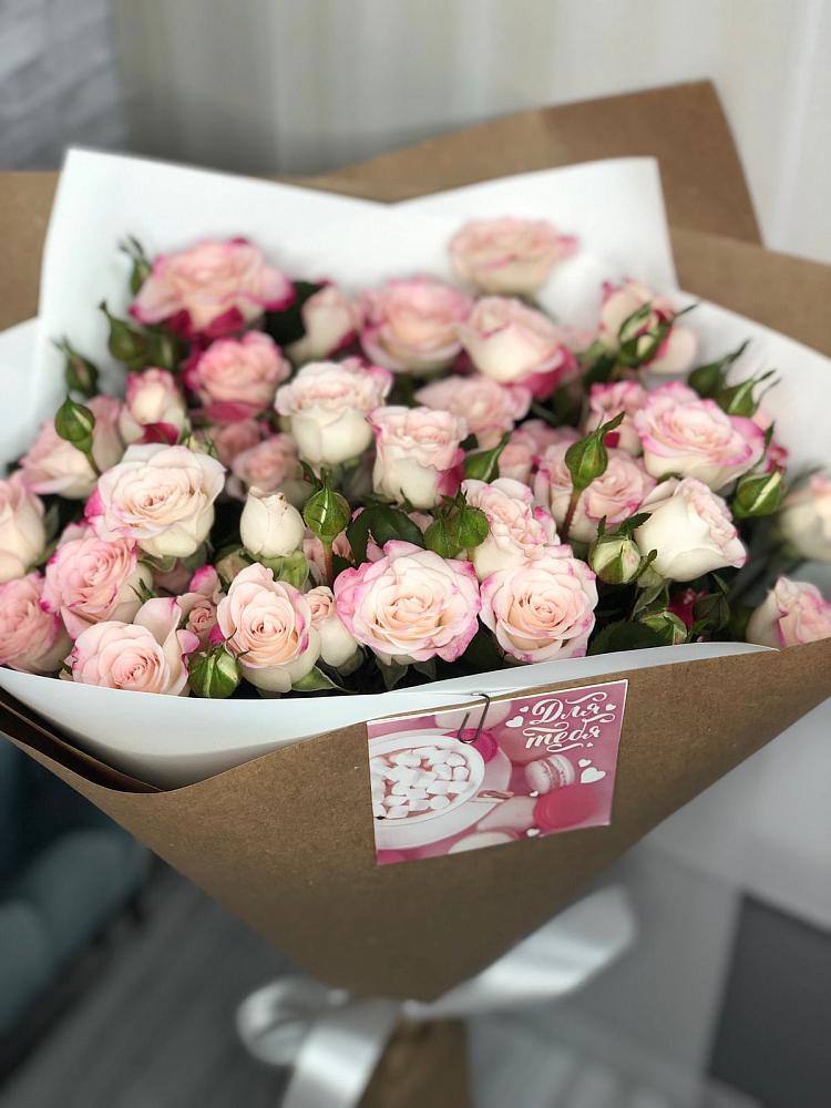 Букет цветов из: Розы в Лямбирь