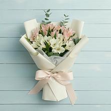 Букет цветов из:  Альстромерии в Лямбирь