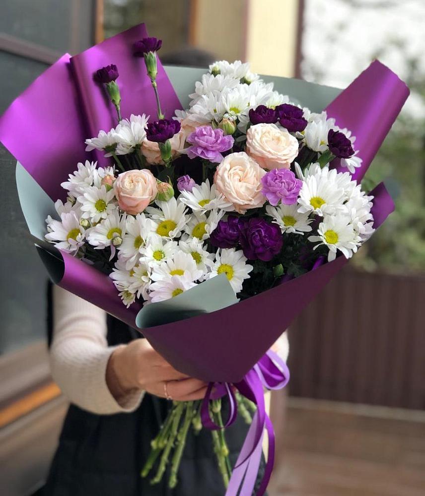 Букет цветов из: Хризантемы, Гвоздики и Розы в Лямбирь