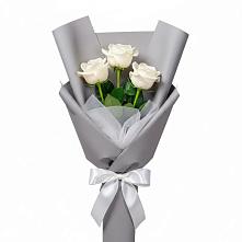 Букет 3 белые розы в Лямбирь