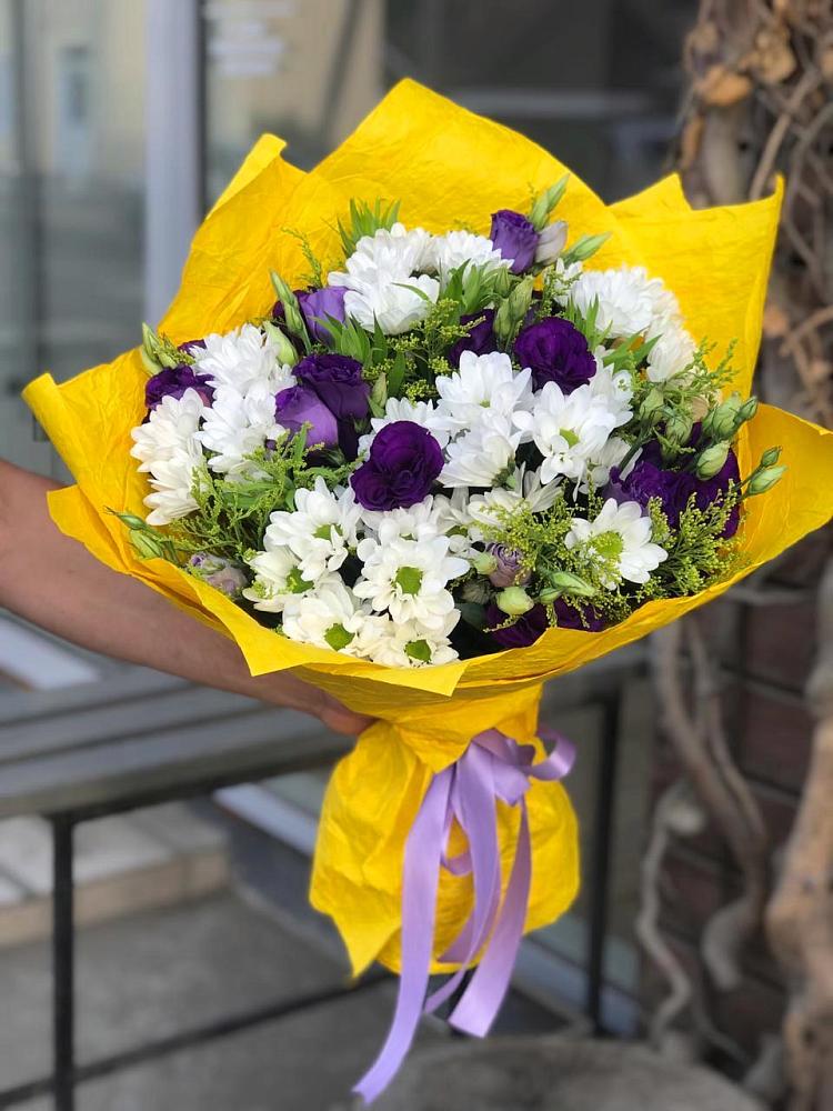 Букет цветов из: Ирисы, Хризантемы и Ромашки в Лямбирь