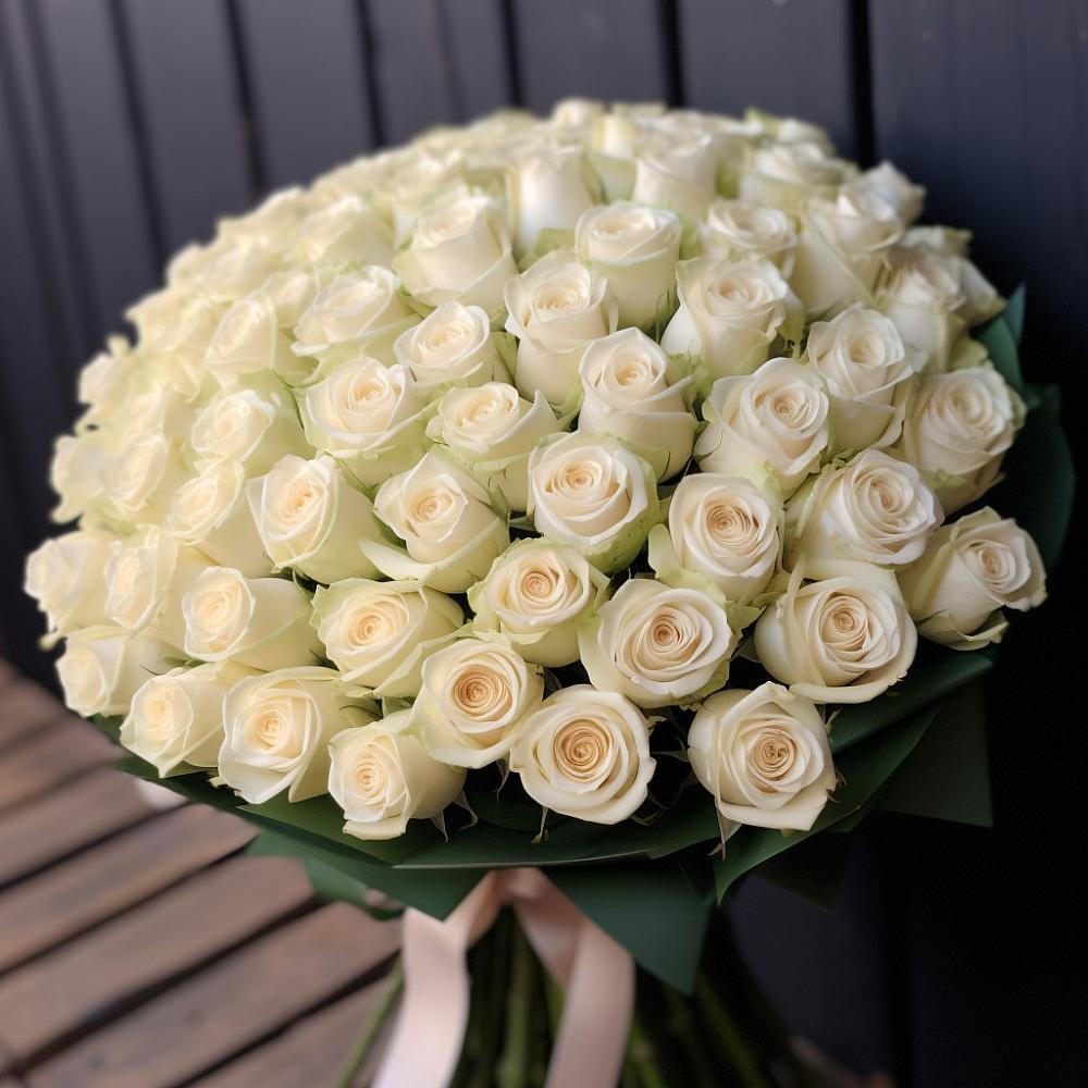 Букет 101 Белая роза Крем де ля Крем в Лямбирь