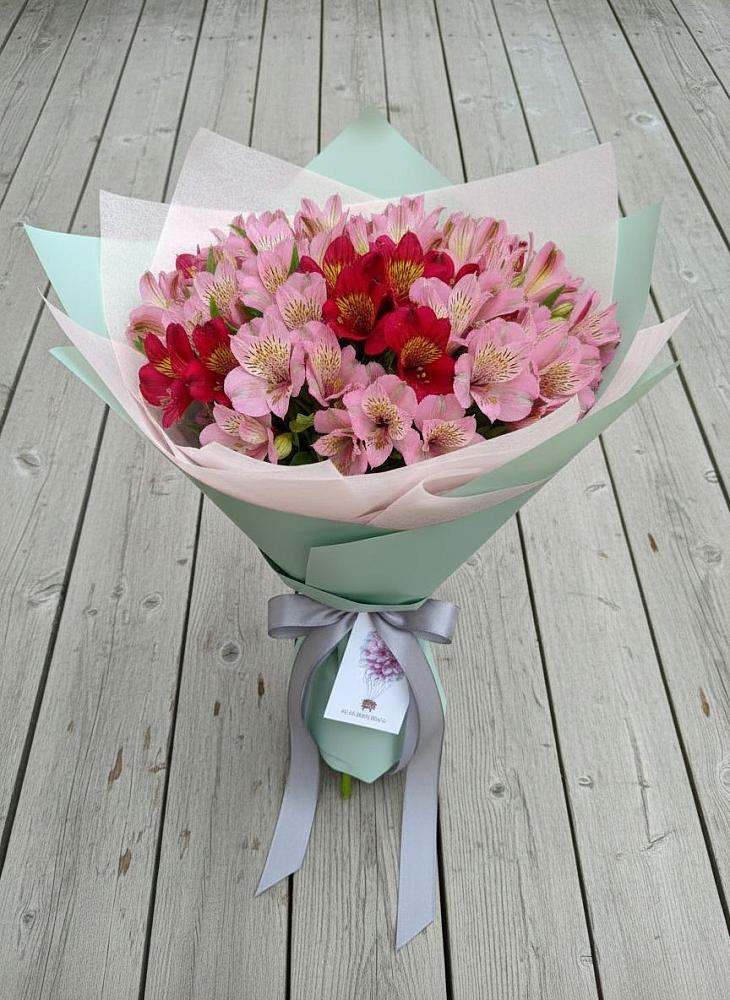 Букет цветов из: Альстромерии в Лямбирь