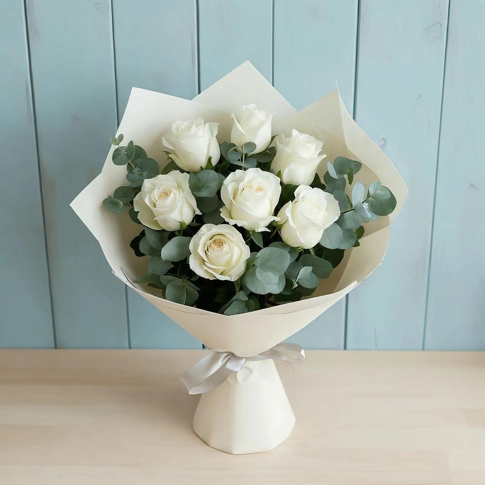 Букет Белые розы в Эвкалипте в Лямбирь