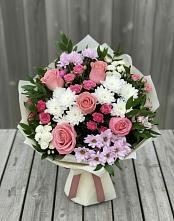 Букет цветов из:  Альстромерии, Гвоздики, Розы и Хризантемы в Лямбирь