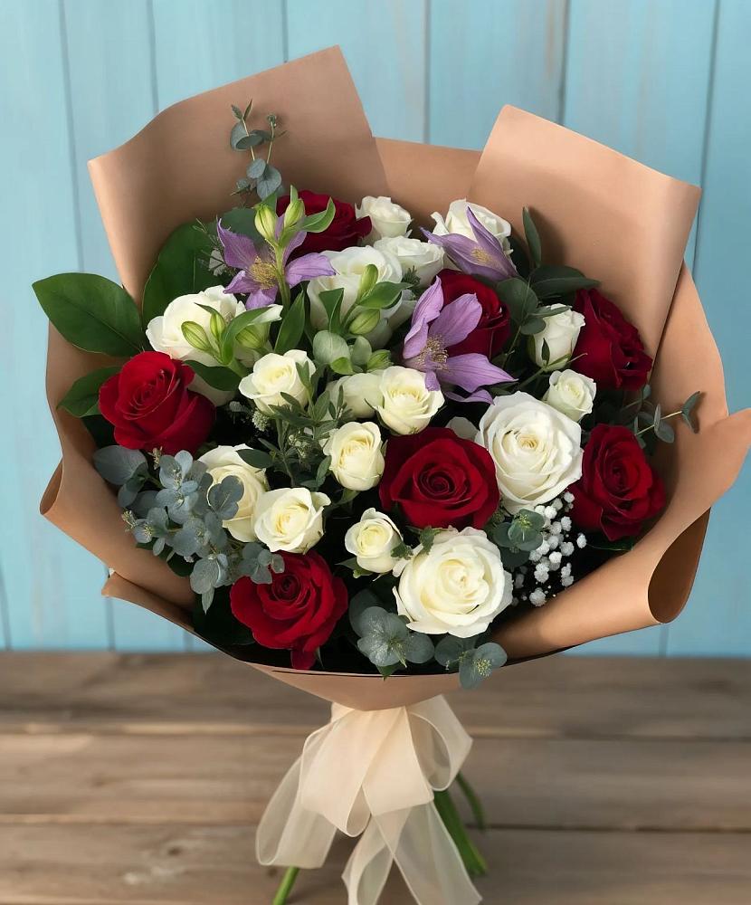 Букет цветов из: Розы и Альстромерии в Лямбирь