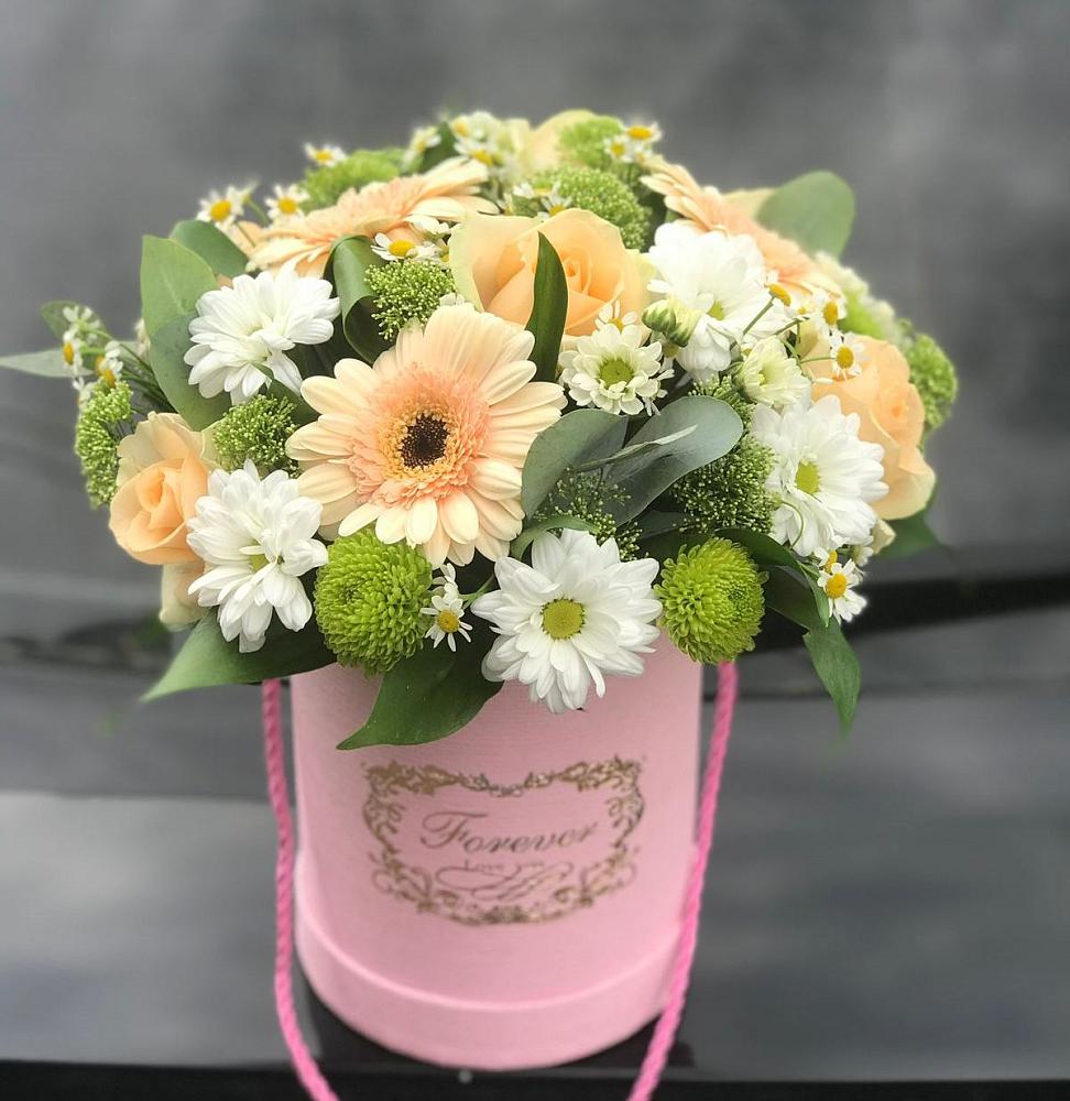 Цветочная композиция из Розы, Герберы и Хризантемы в шляпной коробке в Лямбирь