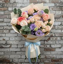 Букет цветов из:  Розы, Лизиантусы и Гвоздики в Лямбирь