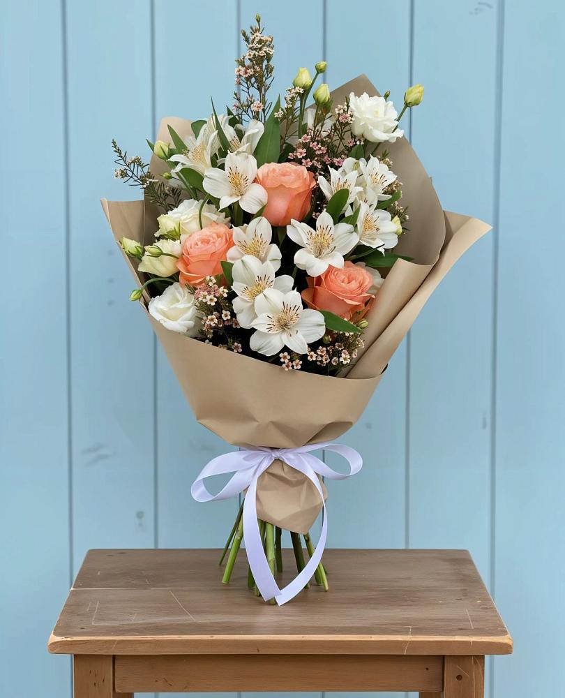 Букет цветов из: Альстромерии, Лизиантусы, Розы и Хризантемы в Лямбирь