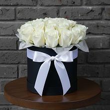 Цветочная композиция из Розы в шляпной коробке в Лямбирь